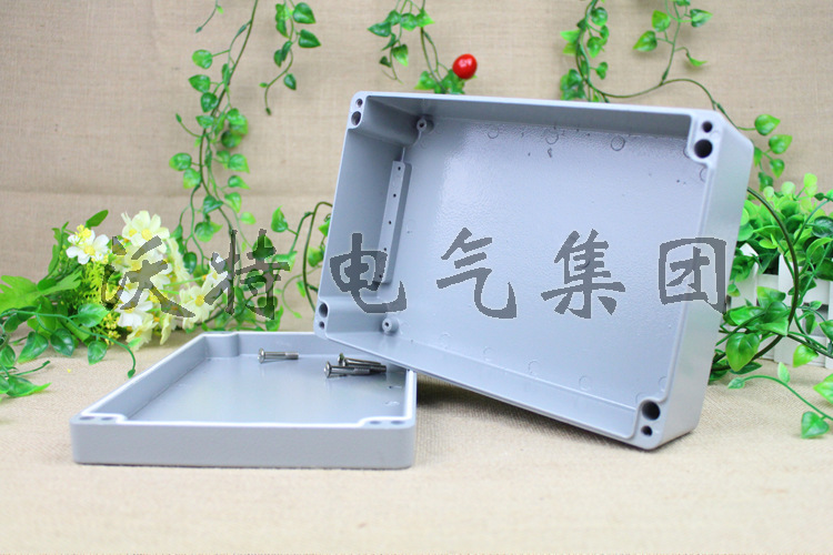 鸿发顺达模具